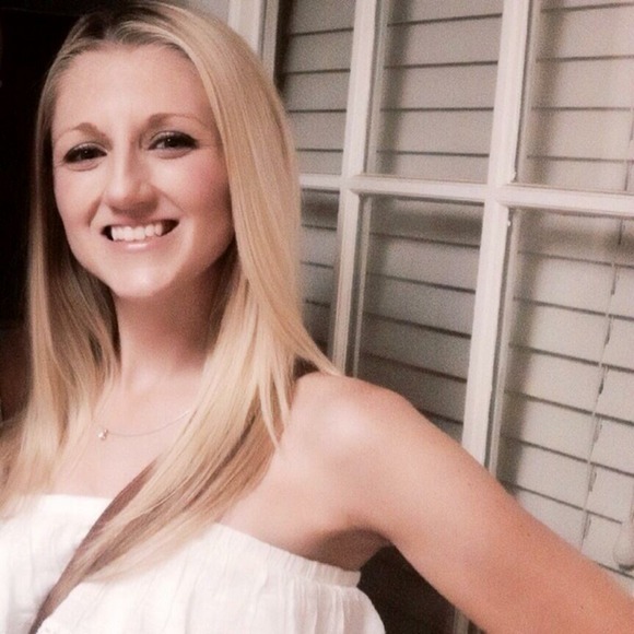 Meet your Posher, Emilee