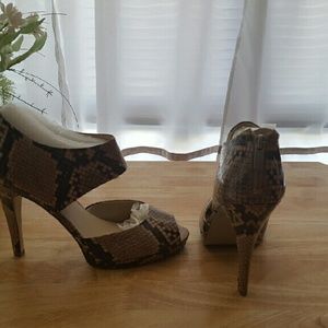 Cameo tan snake print heels