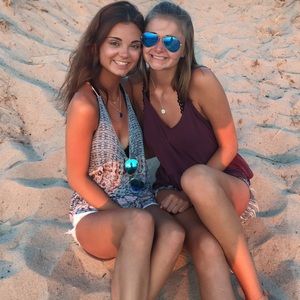 Meet your Posher, Marissa