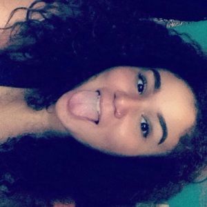 Meet your Posher, Destinee