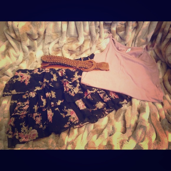 Ruffled skirt with flower print