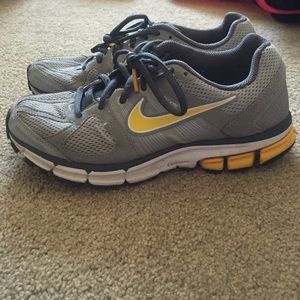 NIKE running shoes size 7