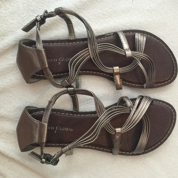 Faded glory size 7 sandal