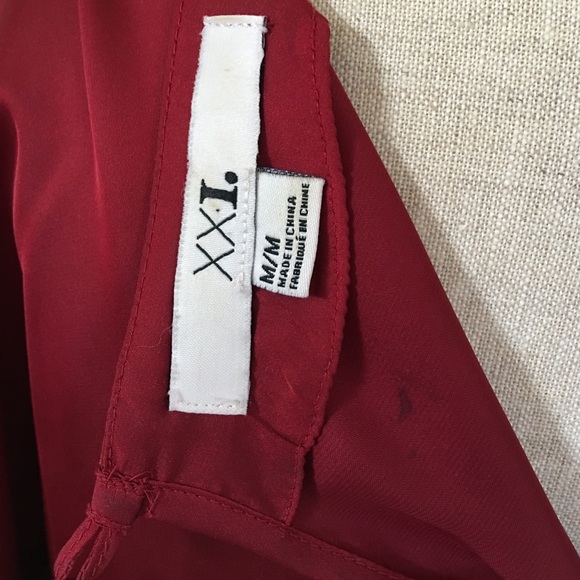 Ruby flutter sleeve top with tie waist - Picture 4 of 4