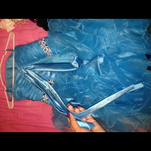 Sweet 16 / Prom Dress - Picture 2 of 4