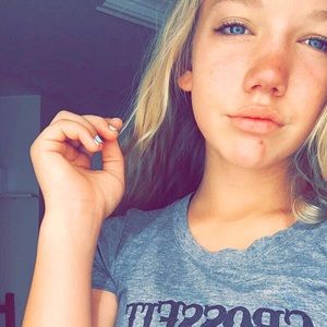 Meet your Posher, Ella