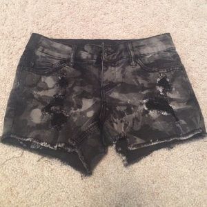 Hottopic camo distressed shorts