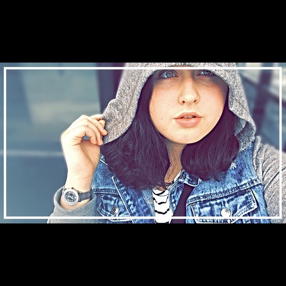 Meet your Posher, Riana