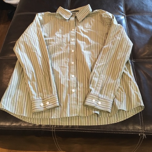 Wrinkle resistant Eddie Bauer blouse size XL