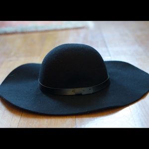 Black felt hat