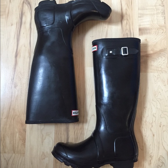 Black matte hunter boots
