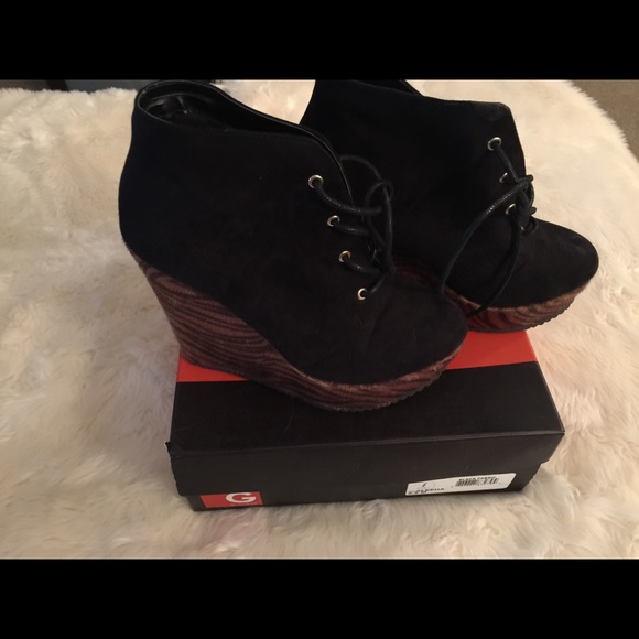 Guess Aleeha Platform heels