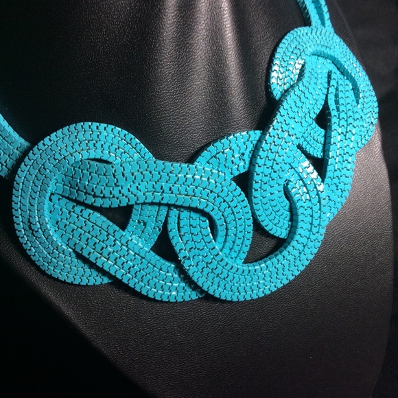 Statement Necklace Intertwine Knot Turquoise - Picture 3 of 4