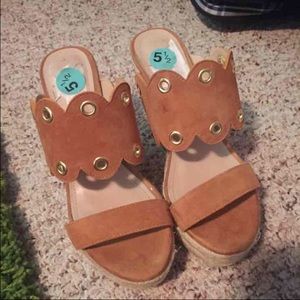 Platform sandals size 5.5