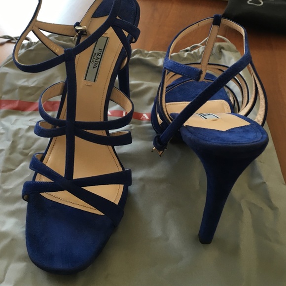 PRADA. New. Never worn. Blue suede - Picture 4 of 4