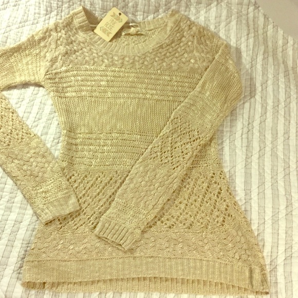 Antique style sweater beige color