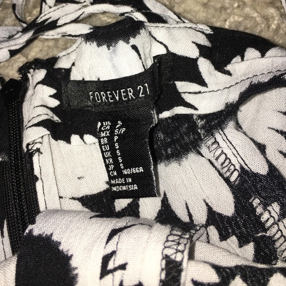 Forever 21 romper - Picture 2 of 3