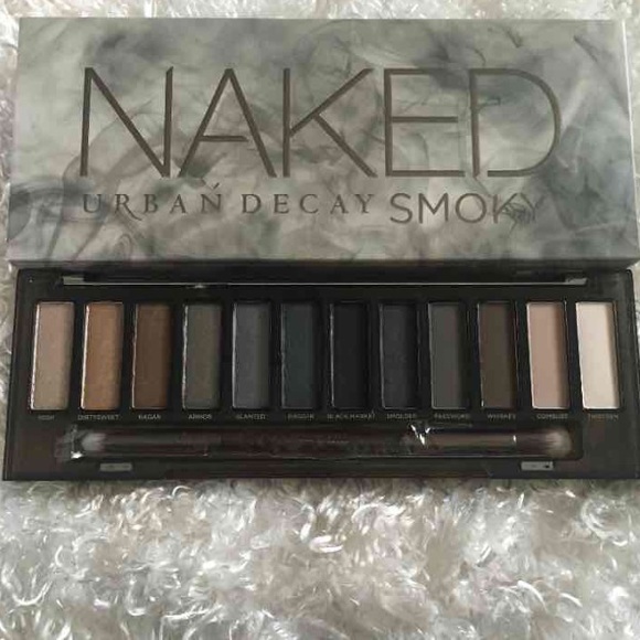 Urban Decay Naked Smoky Palette - Picture 4 of 4