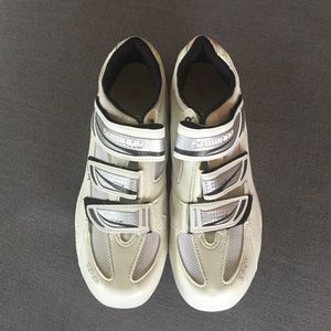 Shimano WR35 women's cycling shoes.