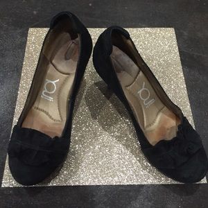 Cute ruffled heels from You! By Crocs