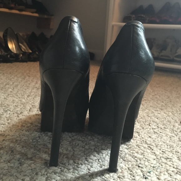Jessica Simpson stilettos - Picture 3 of 3