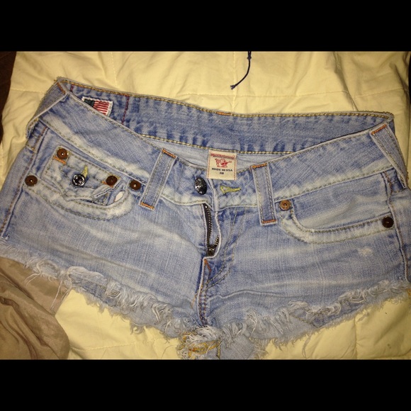 Ladies true religion shorts - Picture 1 of 3