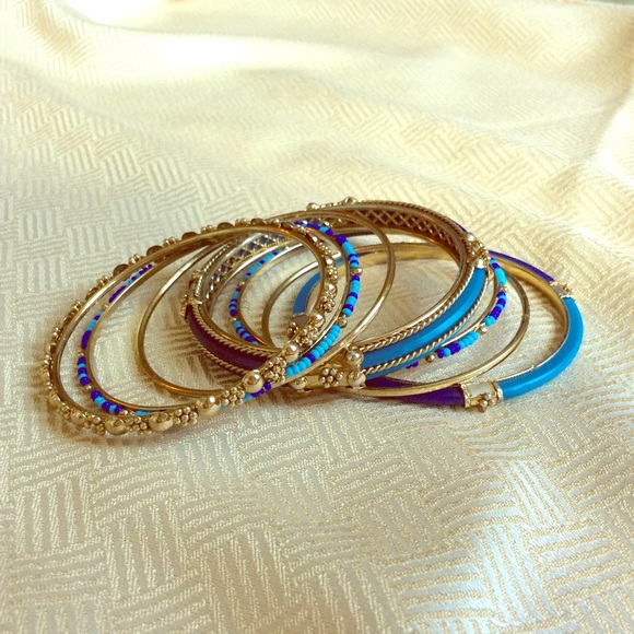 DONATING TUESDAY Bangle set