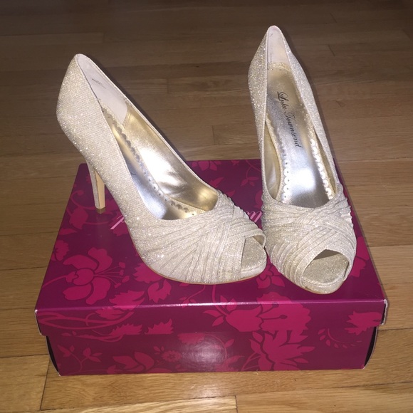 NWOT Gold Metallic Peep Toe Heels