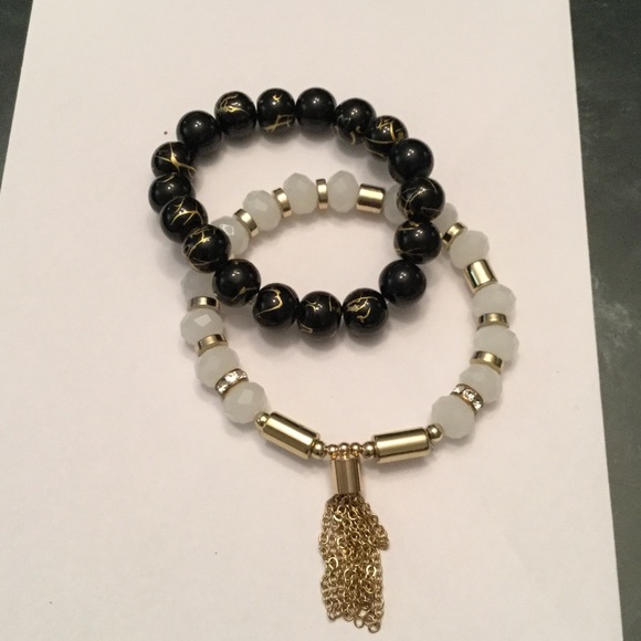 Set of two stretch beaded bracelets