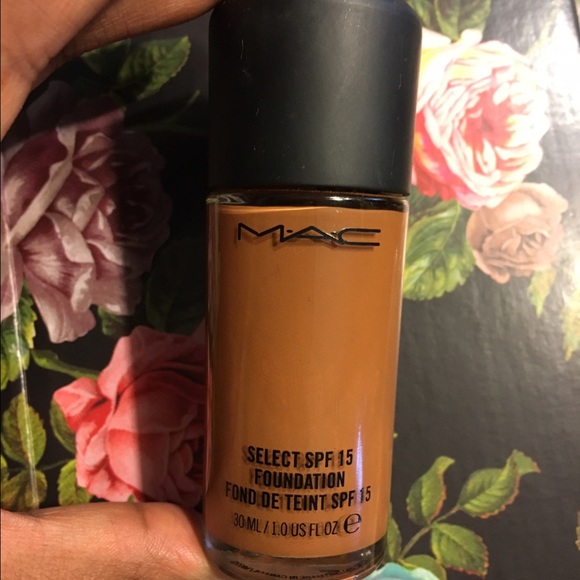 MAC Liquid Foundation