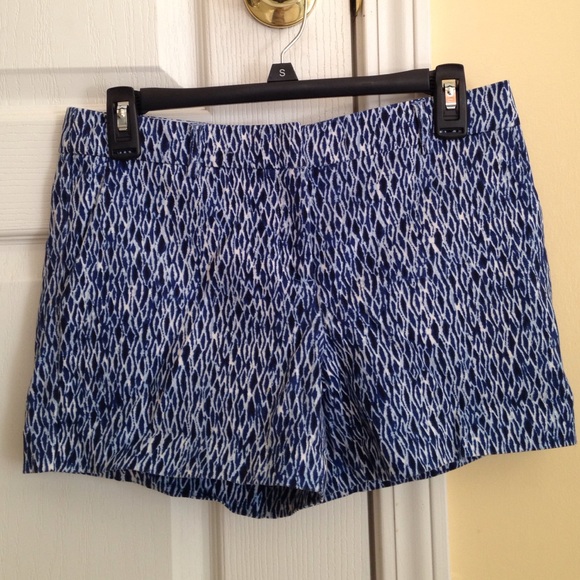 Blue & white patterned shorts - Picture 1 of 4
