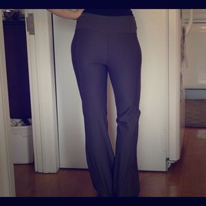 Grey flare-leg under armor yoga pants