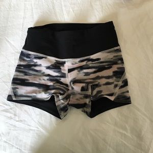 Lulu lemon compression shorts