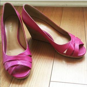 💋 Nine West BEAUTIFUL Wedges 💋 MAKE AN OFFER! 😀