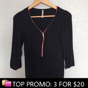 BLACK SHIRT WITH CORAL ZIPPER