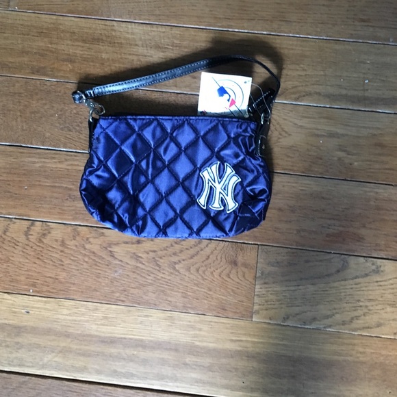 Yankees blue clutch