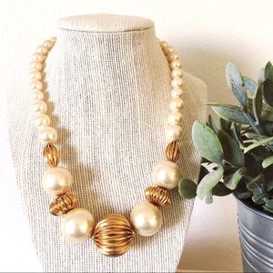 Vintage large pearl and gold fluted bead choker