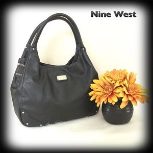 NINE WEST BLACK LEATHER HANDBAG