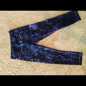 Lululemon size 4 crops