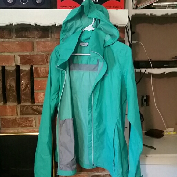 Hardly wore  columbia rain jacket