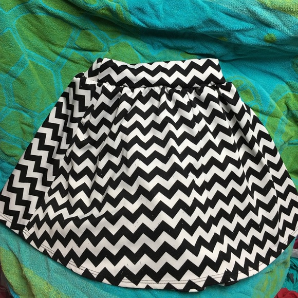Black and white zigzag striped skirt
