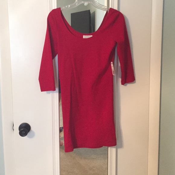 3/4 sleeve red dress