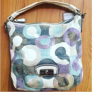 ADORABLE SEQUIN detail Medium sized COACH purse 💋