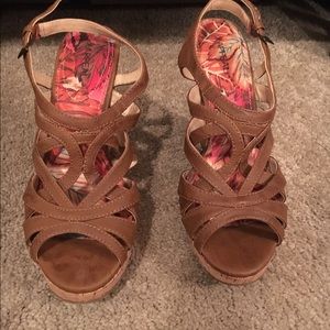 Tan wedges