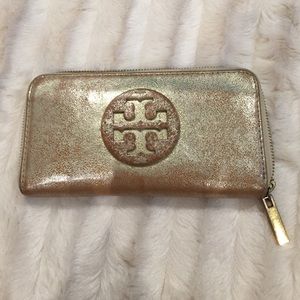 Tory Burch Zip Continental Wallet in Pebbled Gold