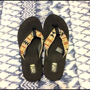 Teva flip flops size 7