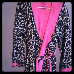 BETSEY JOHNSON BATH ROBE