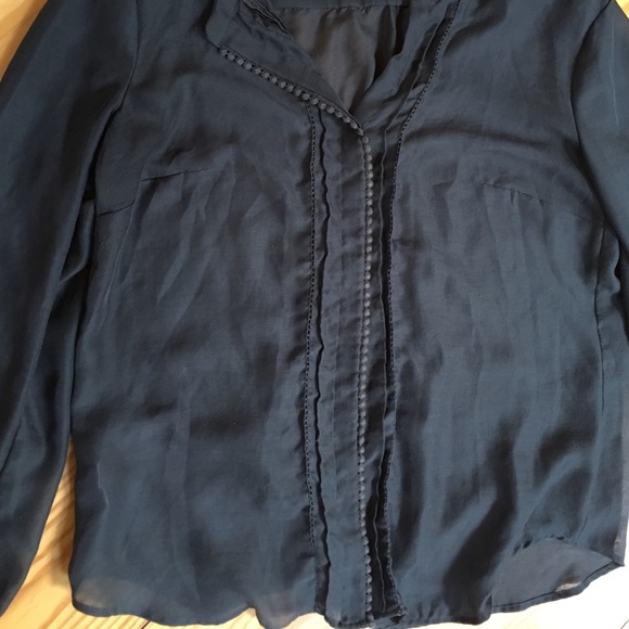 Emerald green Ann Taylor LOFT button from blouse L - Picture 4 of 4