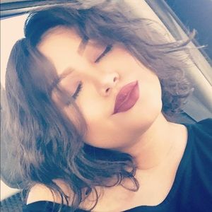 Meet your Posher, Celeste