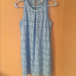 Blue lace sleeveless dress